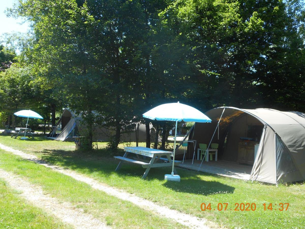 Camping Les Arbois Hotel Montjay  Eksteriør billede