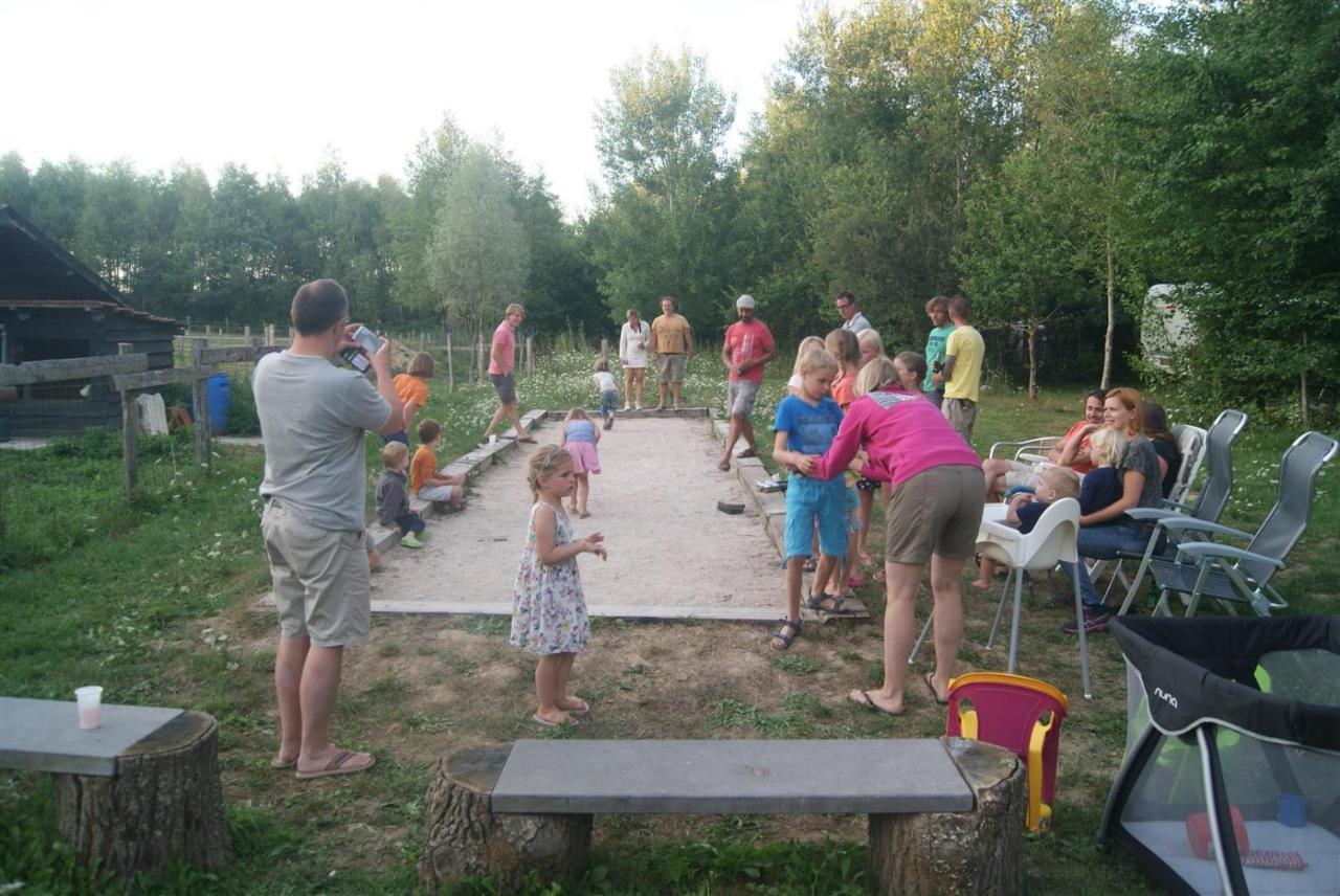 Camping Les Arbois Hotel Montjay  Eksteriør billede