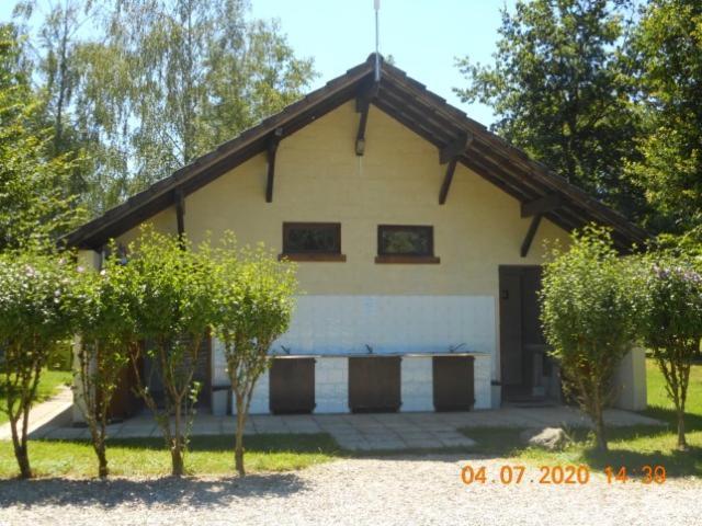 Camping Les Arbois Hotel Montjay  Eksteriør billede