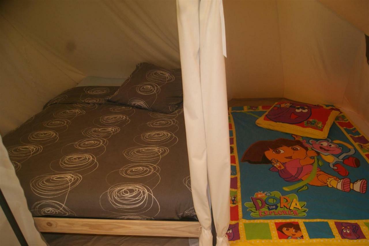 Camping Les Arbois Hotel Montjay  Eksteriør billede