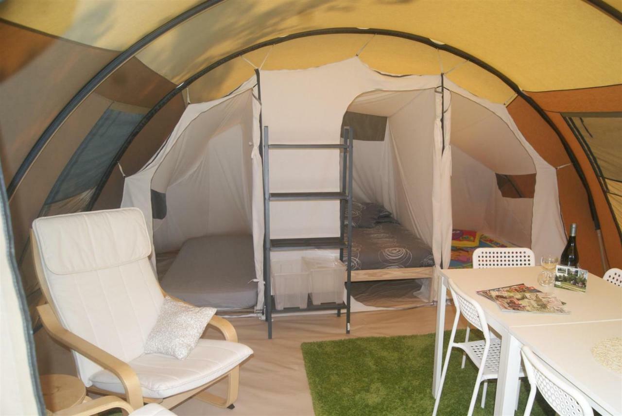 Camping Les Arbois Hotel Montjay  Eksteriør billede